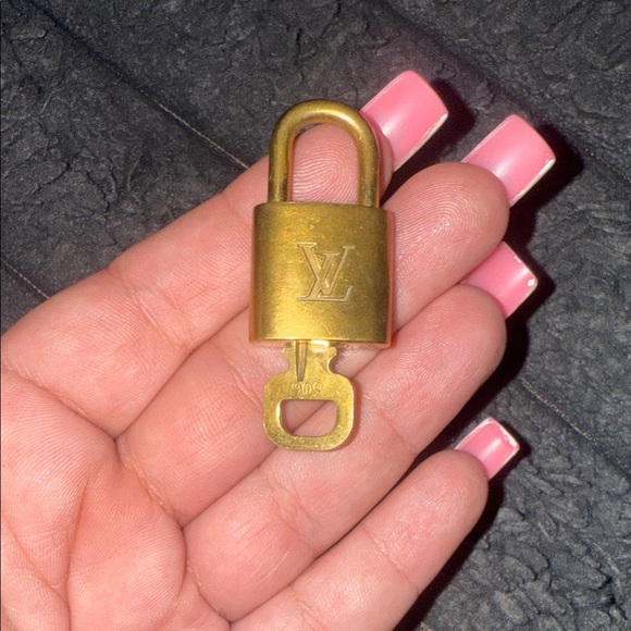 Louis Vuitton Gold Chain with Lock - Picture 2 of 5